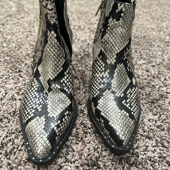 Snake Skin booties - Picture 2 of 9